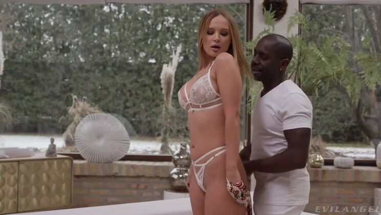 Big ass blonde Kaisa Nord gets Spanish dick