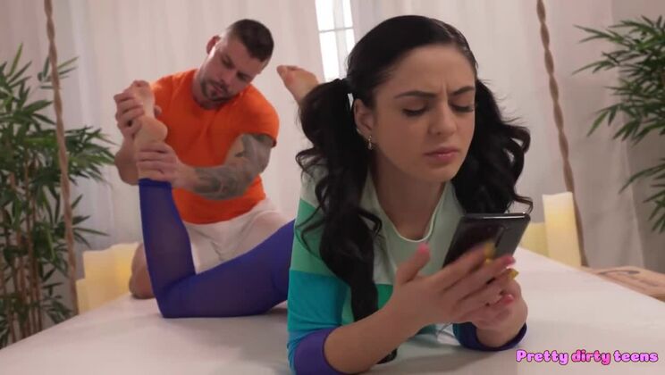 [PrettyDirtyTeens] - Mia Trejsi's Massage Bed Fuck with Facial Cumshot - Mia Trejsi