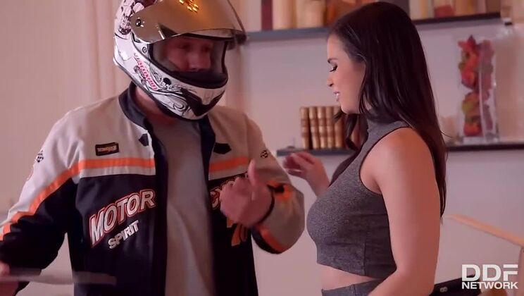 [DDFNetwork] - Brunette in Office Gives Delivery Guy Handjob and Cumshot - Madlin - Kitty Cat - Nasta Zya