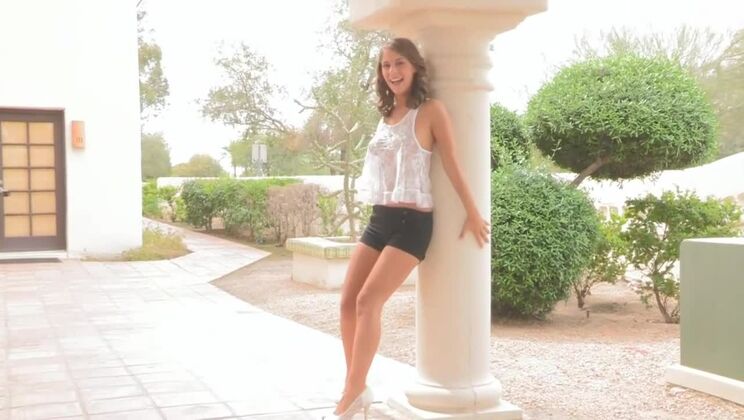 Presley Nude and Beautiful