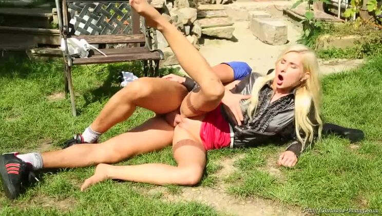 [Tainster] - Blonde Vanessa's Outdoor Fetish Fun - Vanessa