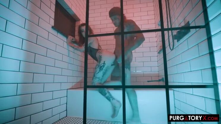 Brunette Babe with Body Art - Praying Mantis Vol 1 E2