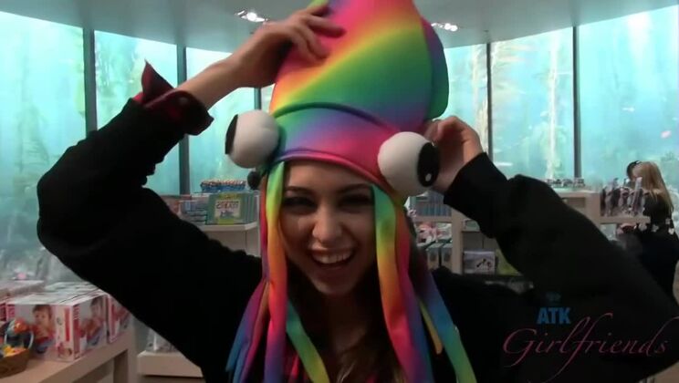 Pornstar Riley Reid's Girlfriend Getaway