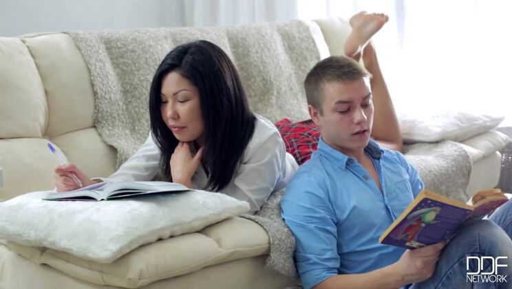 [EuroTeenErotica] - Veiki's Pussy Licking and Fingering