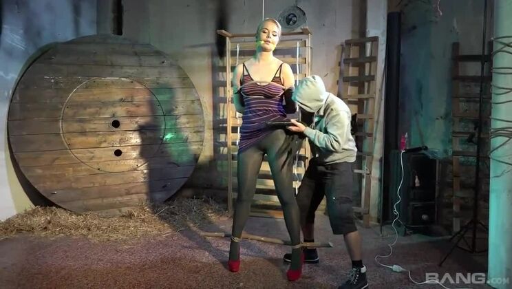 Nikky Dream Tied Up and Toyed to Climax