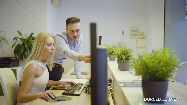 European Angelika Grays Seduces on First Date