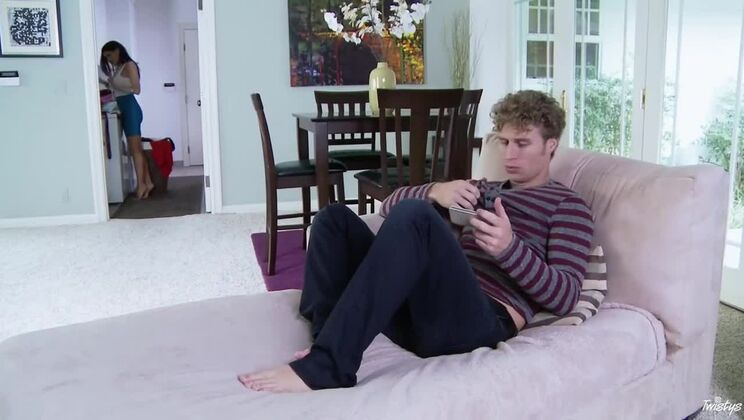 [TwistysHard] - Romi Rain - Dirty Laundry Big Tits Babe - Romi Rain - Michael Vegas