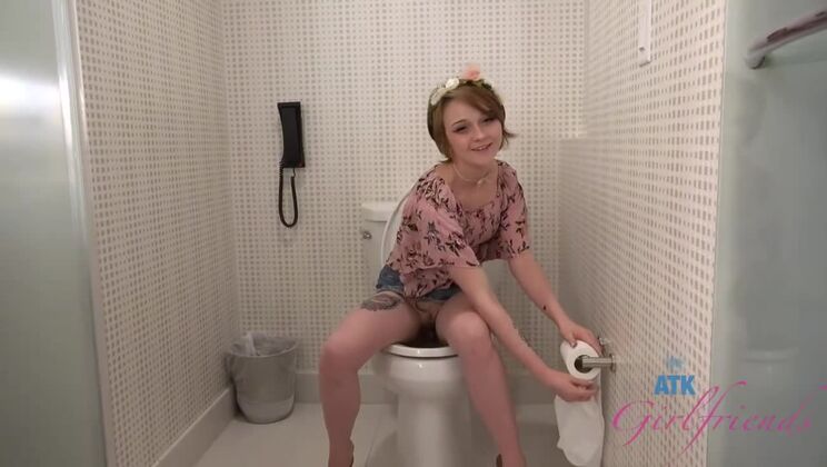 Great Piss Clips - Girls Just Can't Hold It!