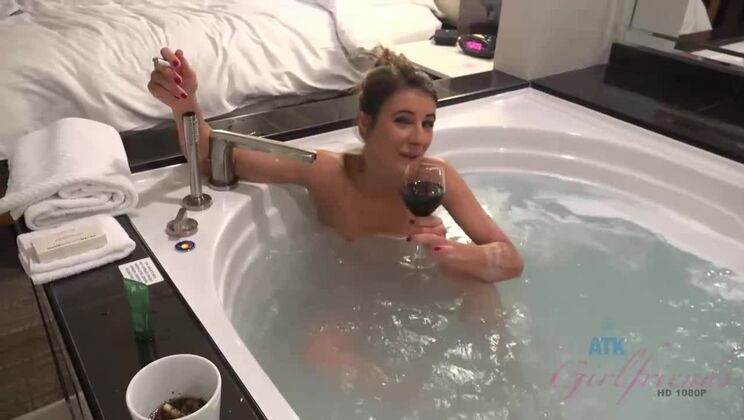 Tara Ashley's Sexy Vegas Adventure!