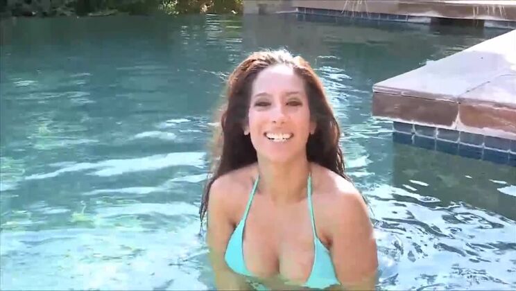 Solo Voyeur of a Beautiful Young Teen