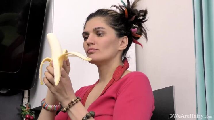 MILF Ananda Ray Strips And Rubs Her Hairy Pussy