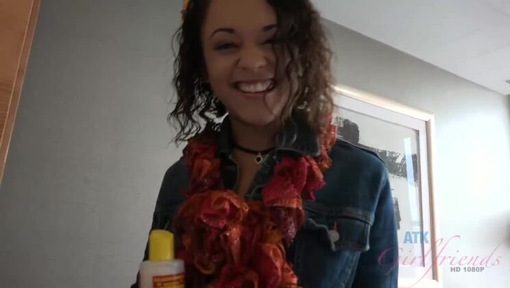 Shaved Pussy Holly Hendrix Enjoys Tattooed Girlfriend Fuck