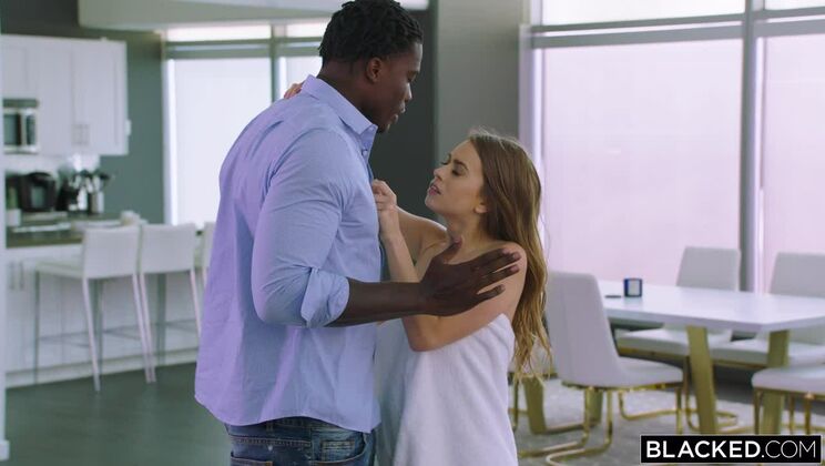 [BLACKED] - Brunette Bombshell Jill Kassidy in Action - Jill Kassidy - Louie Smalls