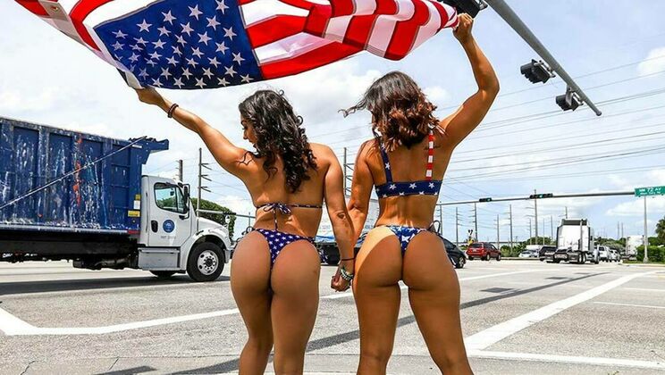 Kelsi Monroe & Lilly Hall in a Steamy Double Ride