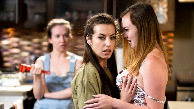 [Girlsway] - The Apprentice's Lesbian Encounter - Spencer Bradley - Samantha Reigns