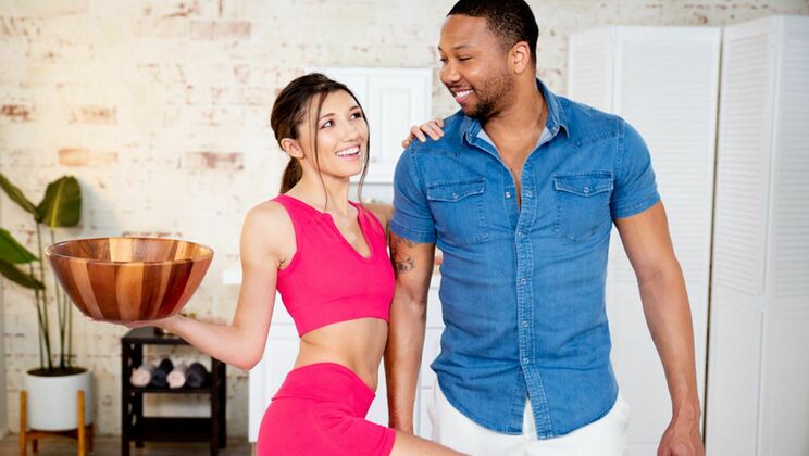 [NuruMassage] - Rookie Gets Interracial Handjob - Maya Woulfe - John Legendary