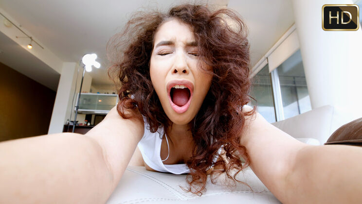 Teen Ebony Kitty Gets Naughty