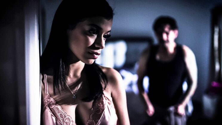 [PureTaboo] - Stepdad's Naughty Encounter with Savannah - Tommy Pistol - Savannah Sixx