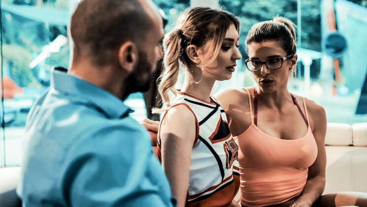 Blonde Teen and MILF Threesome