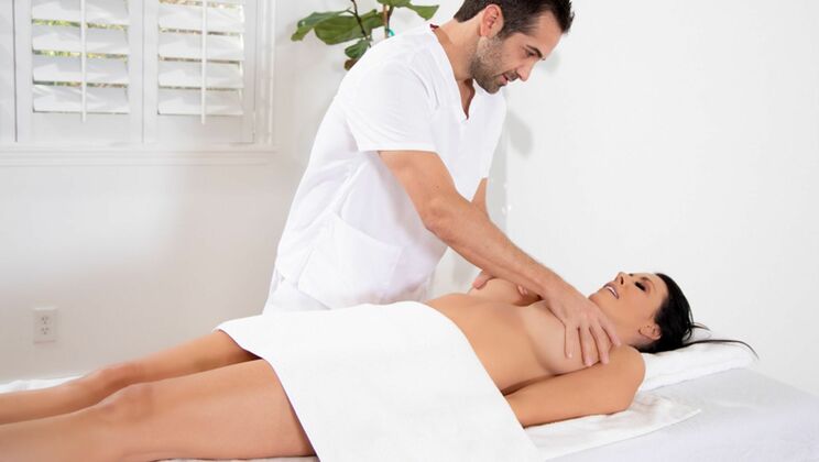 Donnie Rock's Brunette Blowjob