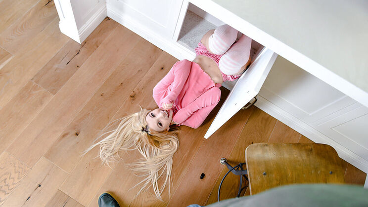 [ExxxtraSmall] - Flexible Teen Kenzie Reeves Gets Down - Kenzie Reeves - Romeo Price