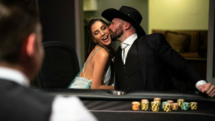 [Babes.com] - Brunette Fleeced: Stirling Cooper - Gianna Dior - Stirling Cooper