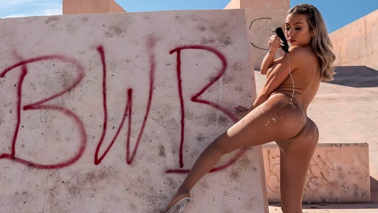 Corvus Cocksucker in Nylons