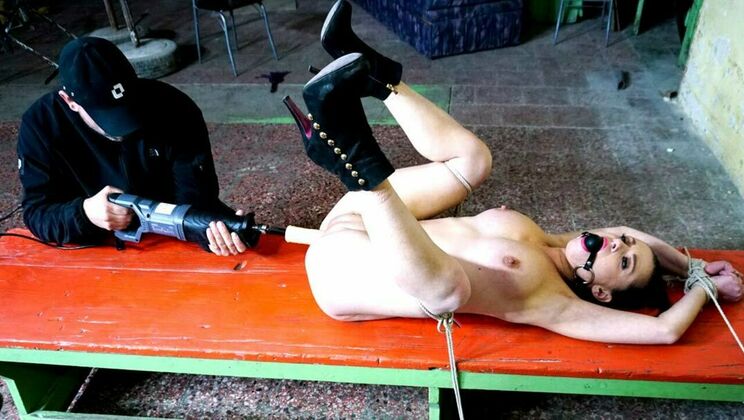 [Submissed] - Azoe begs for more machine fucking - Azoe