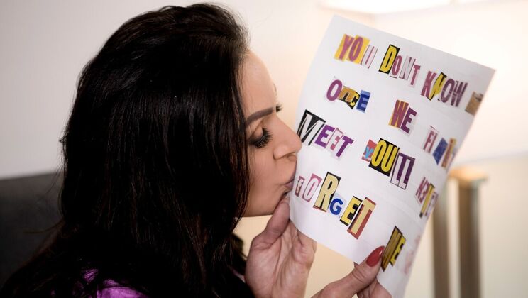 [Brazzers] - Brunette Bombshell Kendra Lust Gets Doggystyled