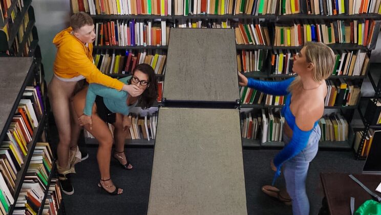 [LilHumpers] - Blonde Bombshell Mandy Waters Takes Cock - Jimmy Michaels - Krissy Knight - Mandy Waters