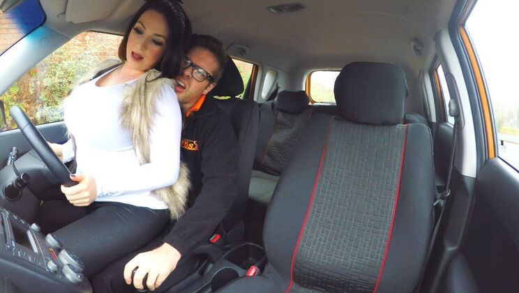 Amateur Sex in the Car with Ryan Ryder