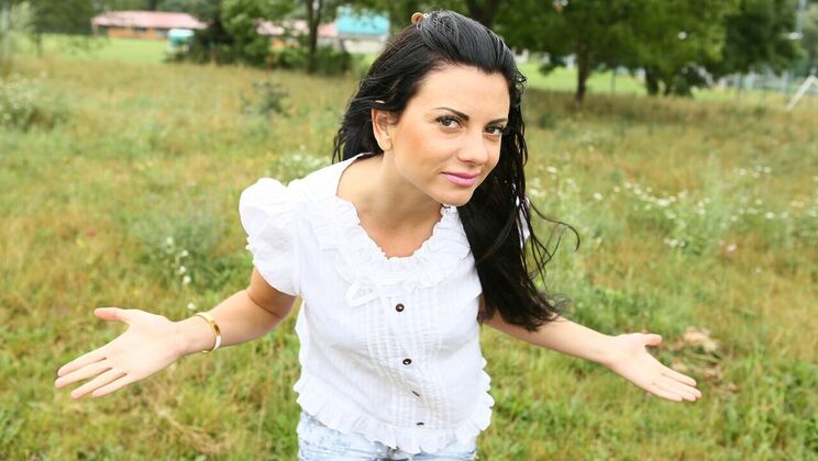 Cowgirl Sex in Car with Hot Babe