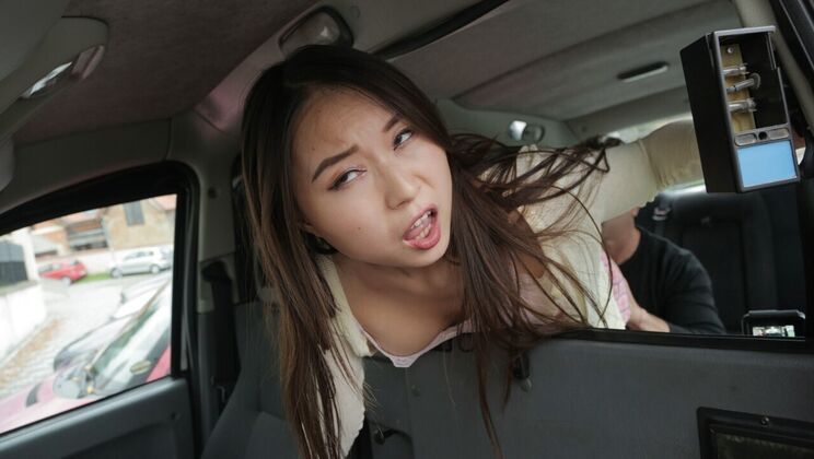 [FakeTaxi] - Deepthroat and Cumshot in the Taxi