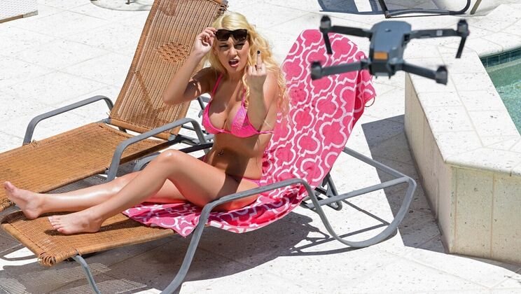 Mom's Sexy Pool Adventure 2