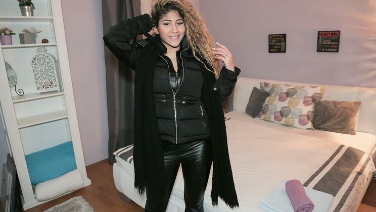 [PublicAgent] - Busty Latina Amateur Venus Afrodita Takes Big Cock in Hotel - Venus Afrodita - Thomas Salek