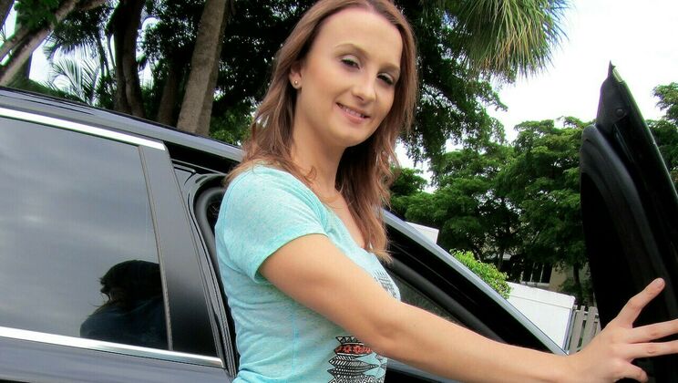 [StrandedTeens] - Indiana Girl Fucks in the Car - Sadie Leigh