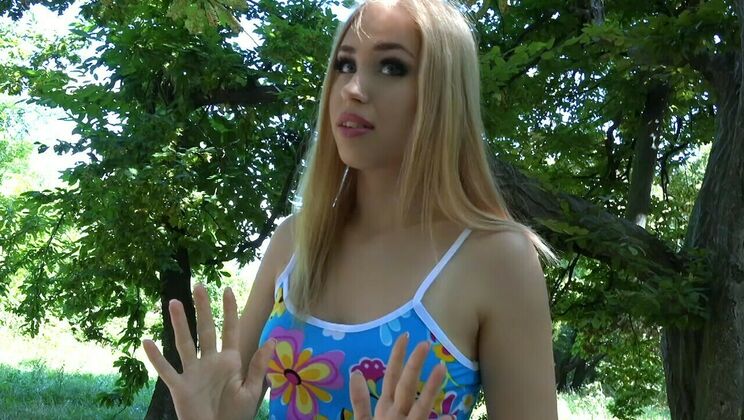 Hot Blonde Amateur's Sex Tape