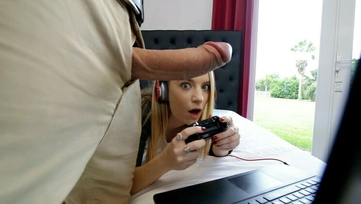 [Don'tBreakMe] - Gamer Takes a Blowjob - Jayden Black