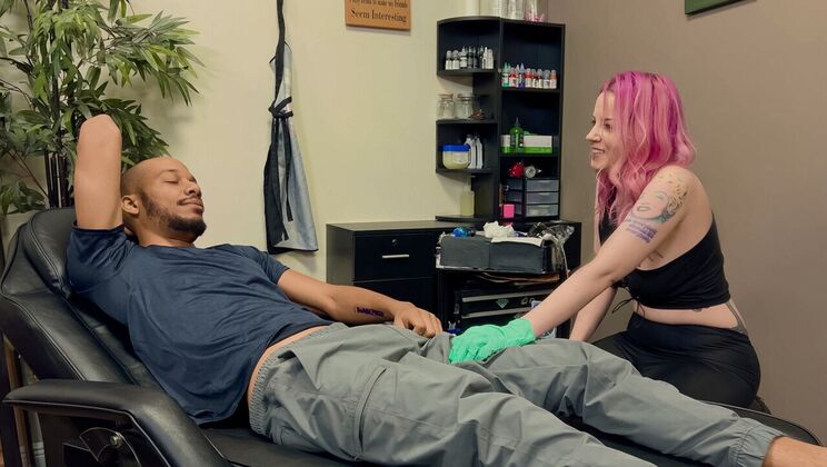 Natural Tits Babe Gets Missionary Fuck