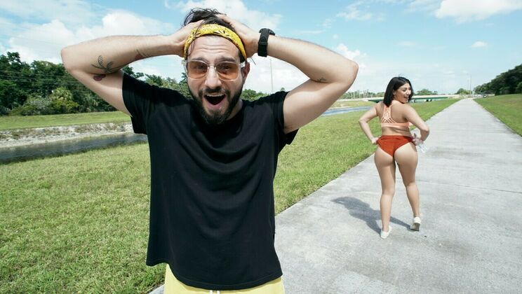 Outdoor Fuck With Valentina