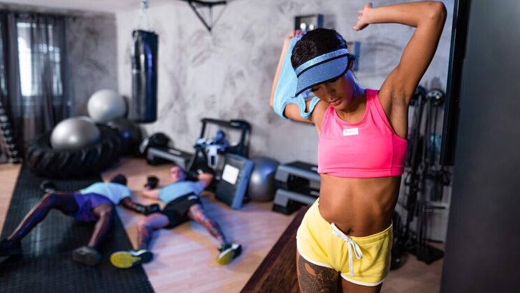 [FitnessRooms] - Three guys make brunette teen gag and squirt - Max Dior - Eddy Blackone - Capri Lmonde