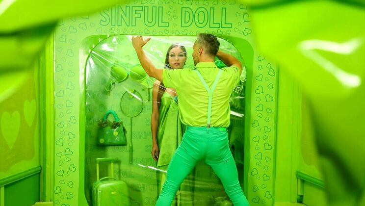 [SinfulXXX] - Fetish and Fun: Green Sinner Angelica Heart - Angelica Heart - Lutro Maestro