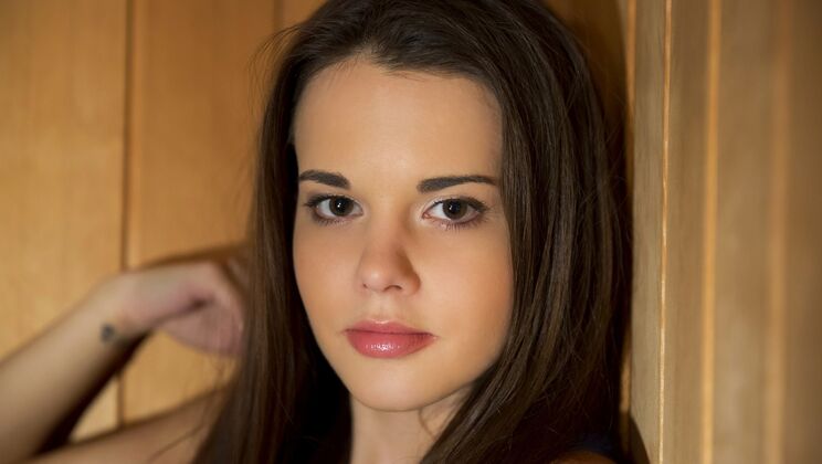 [Oldje] - Kissing and Licking in Sauna Encounter - Baby Jewel - Erick