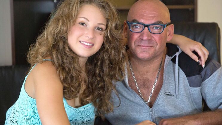 [Oldje] - Babe Gets Handjob - Jan - Bunny Babe