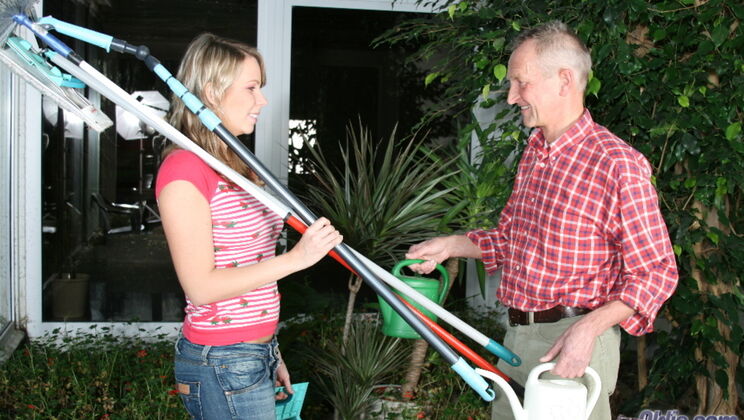 [Oldje] - Helping Old Blonde Woman - Doug - Alica