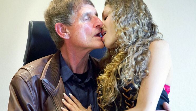 [Oldje] - Big Cock and Cum Swallowing Action