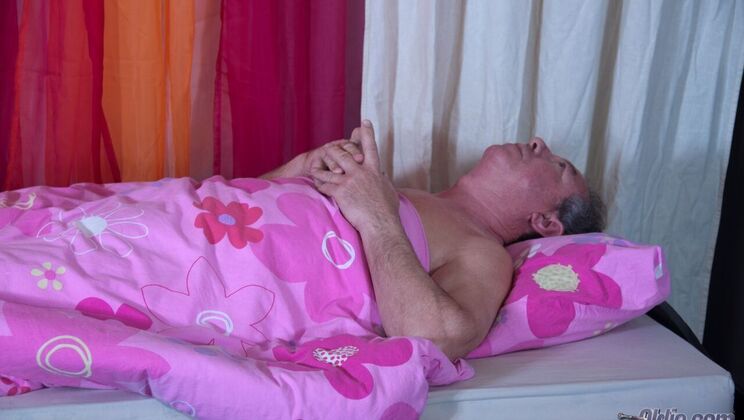 [Oldje] - Deepthroat Action with Nisha - Nisha - Hugh