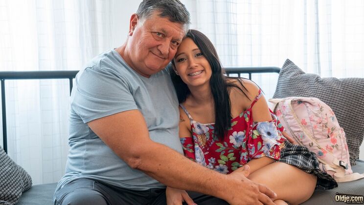 [Oldje] - Petite Brunette Lia Ponce Performs Striptease