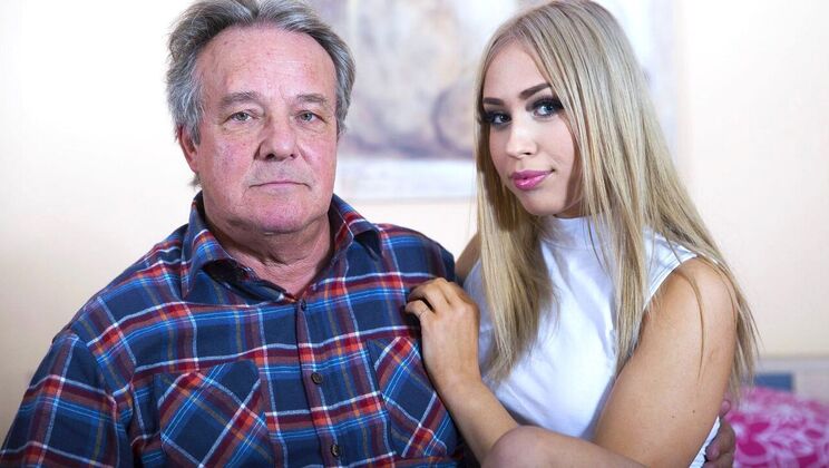 [Oldje] - Handjob from a Blonde and Beautiful - Alana Moon - Harry