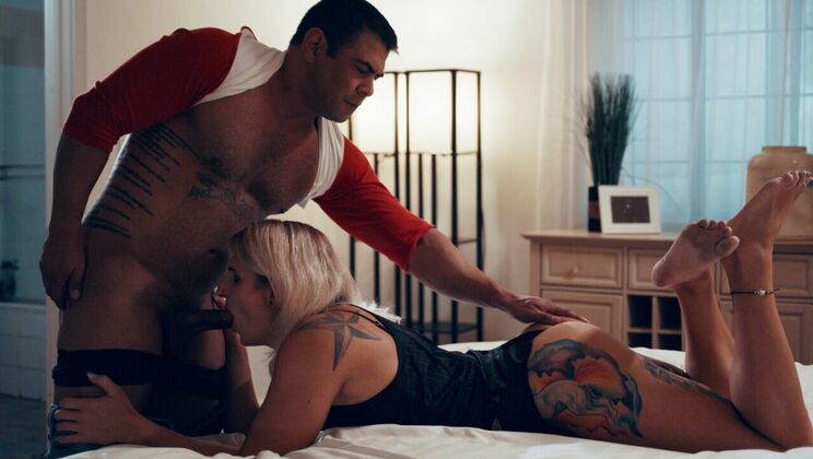 [TransSensual] - Blonde Stepsister Summer Rayne Gets Anal from Draven Navarro - Draven Navarro - Summer Rayne